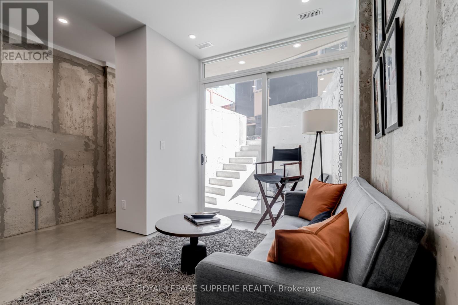 2 - 101 Bernice Crescent, Toronto, Ontario  M6N 1W7 - Photo 13 - W12530890