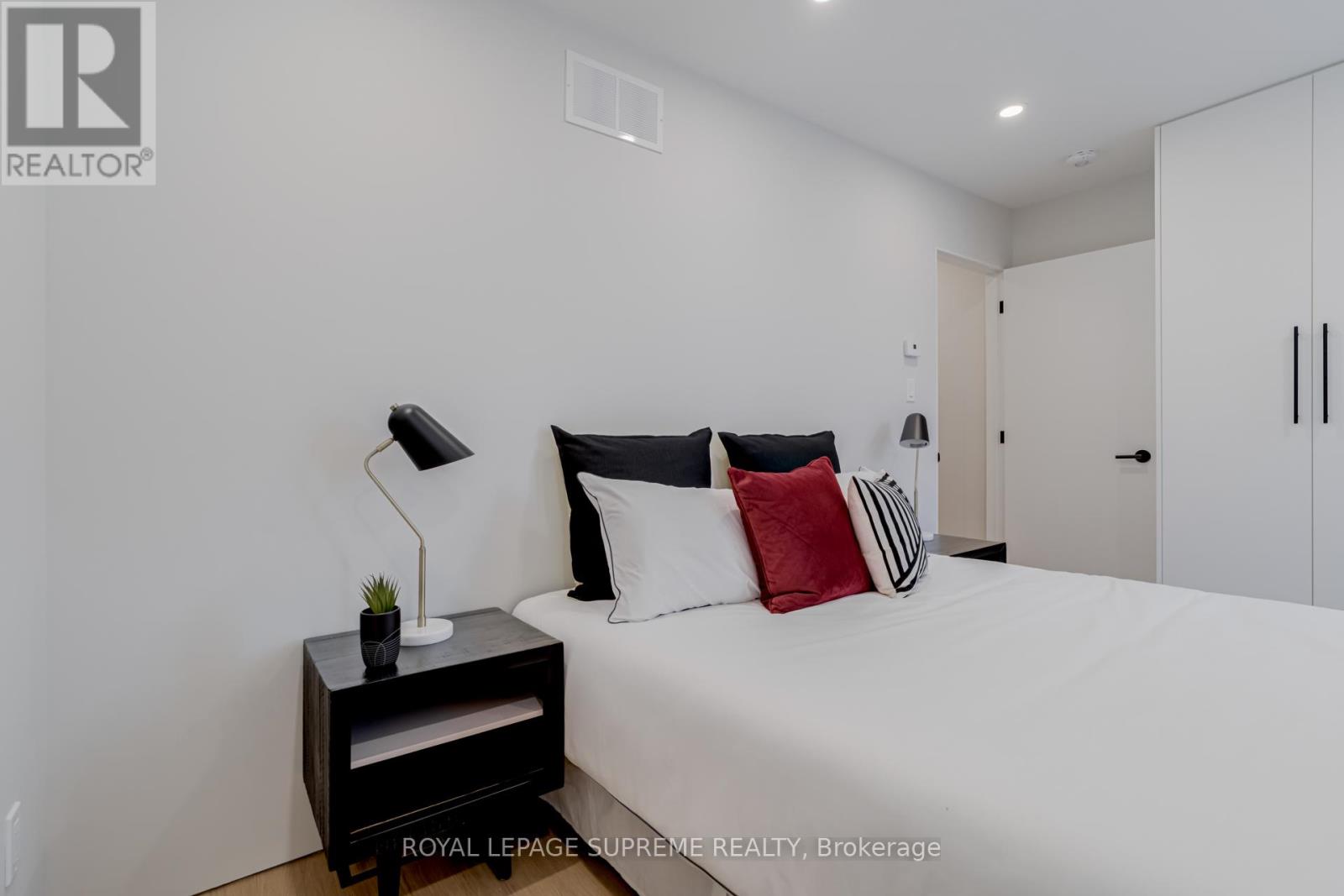 2 - 101 Bernice Crescent, Toronto, Ontario  M6N 1W7 - Photo 17 - W12530890