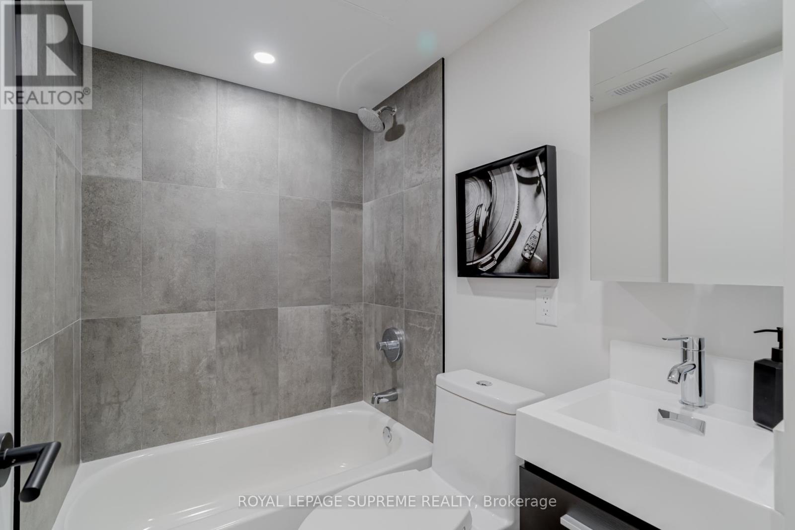 2 - 101 Bernice Crescent, Toronto, Ontario  M6N 1W7 - Photo 19 - W12530890