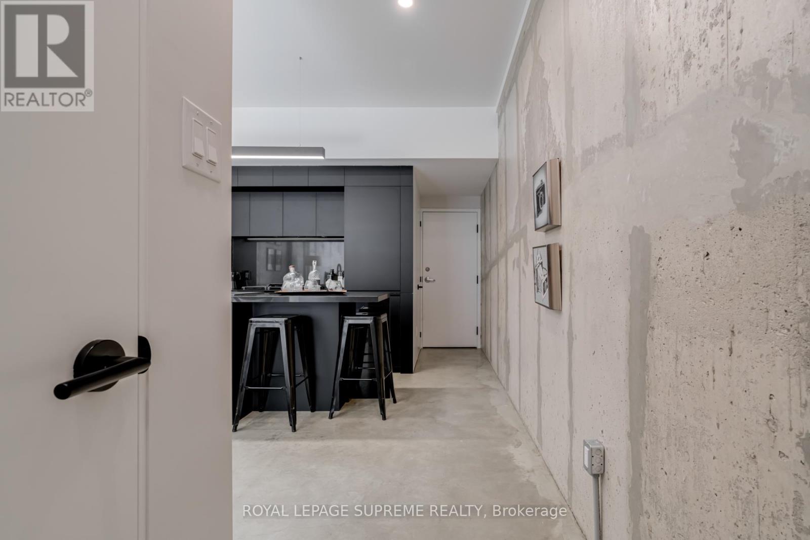 2 - 101 Bernice Crescent, Toronto, Ontario  M6N 1W7 - Photo 6 - W12530890