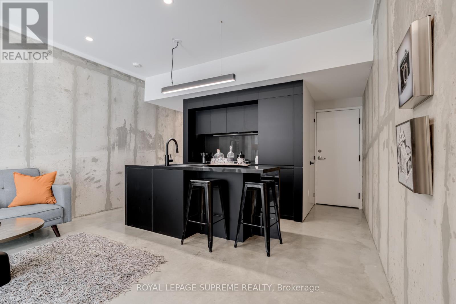 2 - 101 Bernice Crescent, Toronto, Ontario  M6N 1W7 - Photo 7 - W12530890