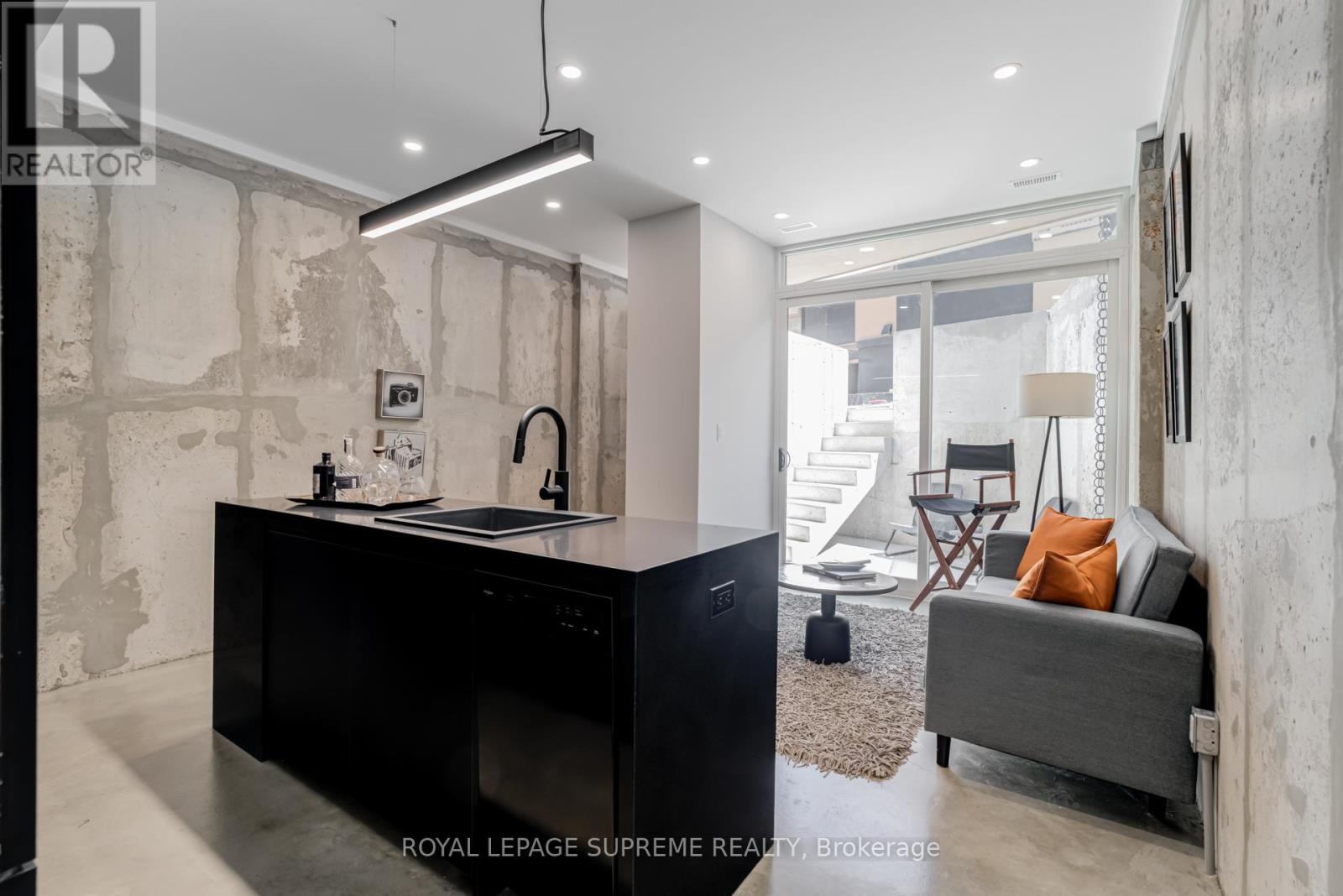 2 - 101 Bernice Crescent, Toronto, Ontario  M6N 1W7 - Photo 8 - W12530890