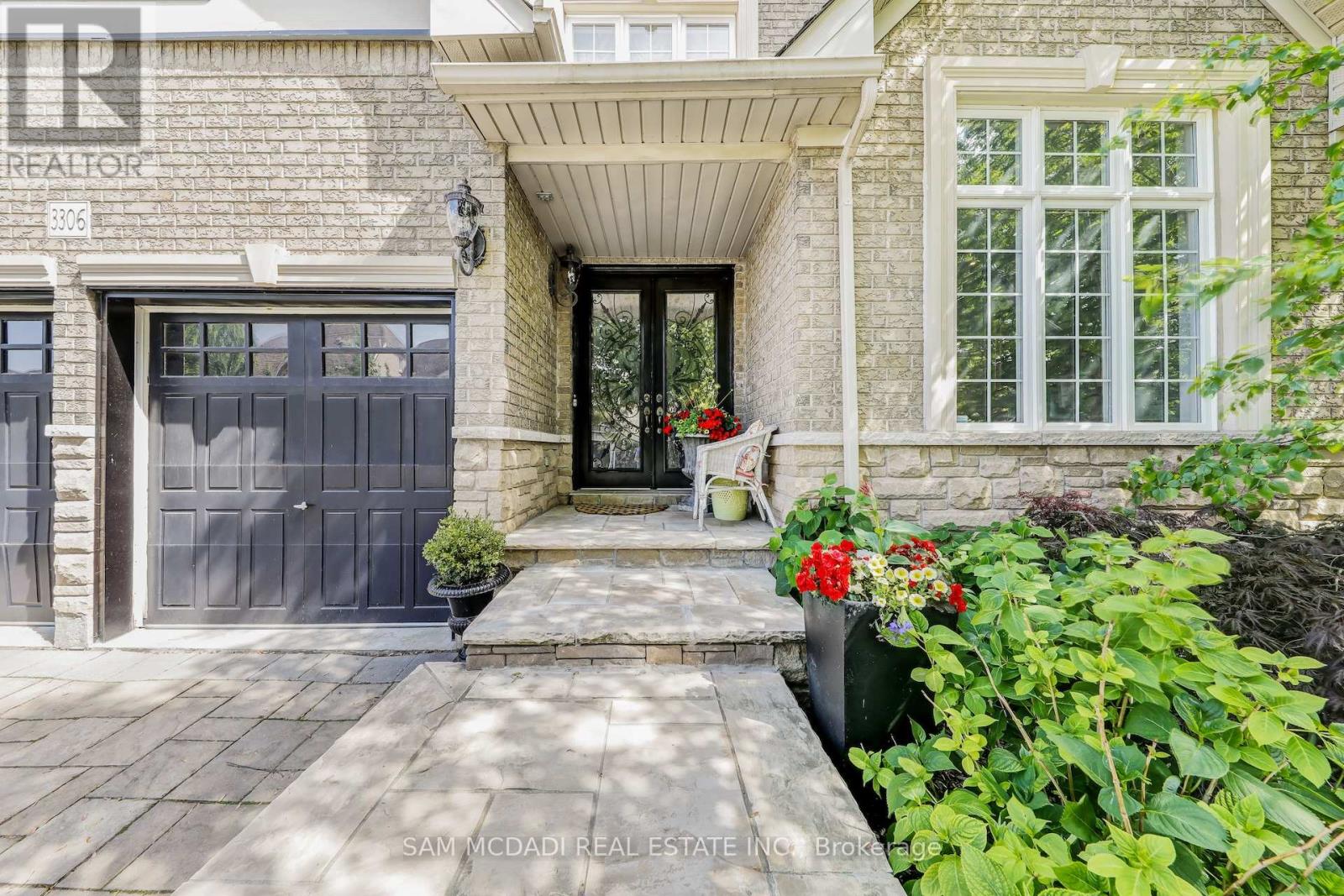 3306 Fox Run Circle, Oakville, Ontario  L6L 6W5 - Photo 2 - W12530892