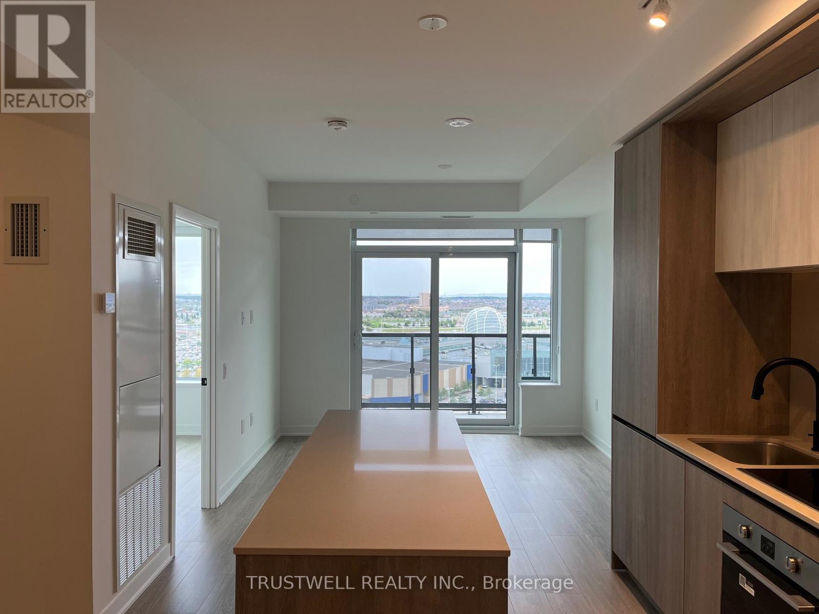 1605 - 2495 Eglinton Avenue W, Mississauga, Ontario  L5M 2V8 - Photo 3 - W12530894