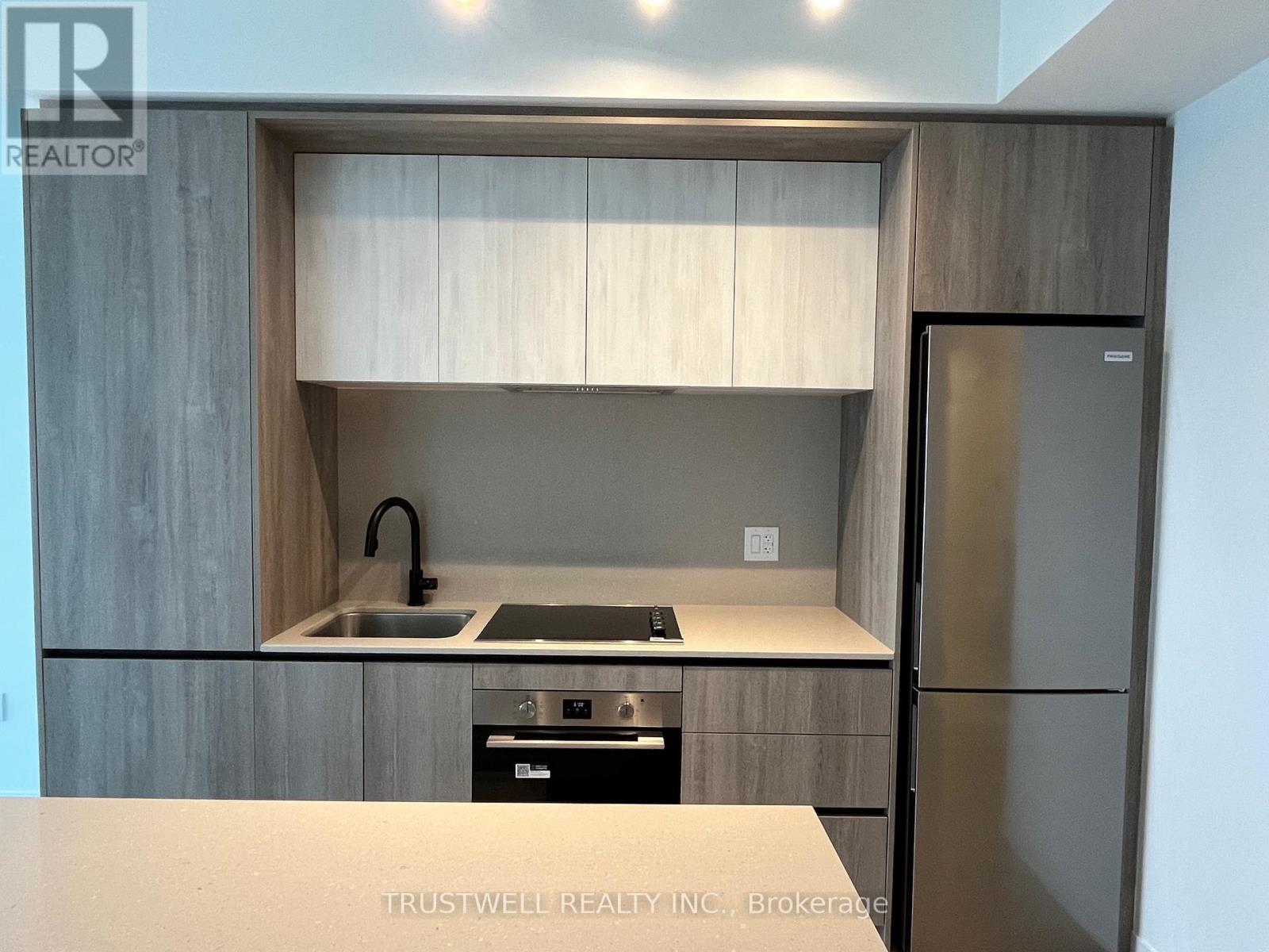 1605 - 2495 Eglinton Avenue W, Mississauga, Ontario  L5M 2V8 - Photo 5 - W12530894