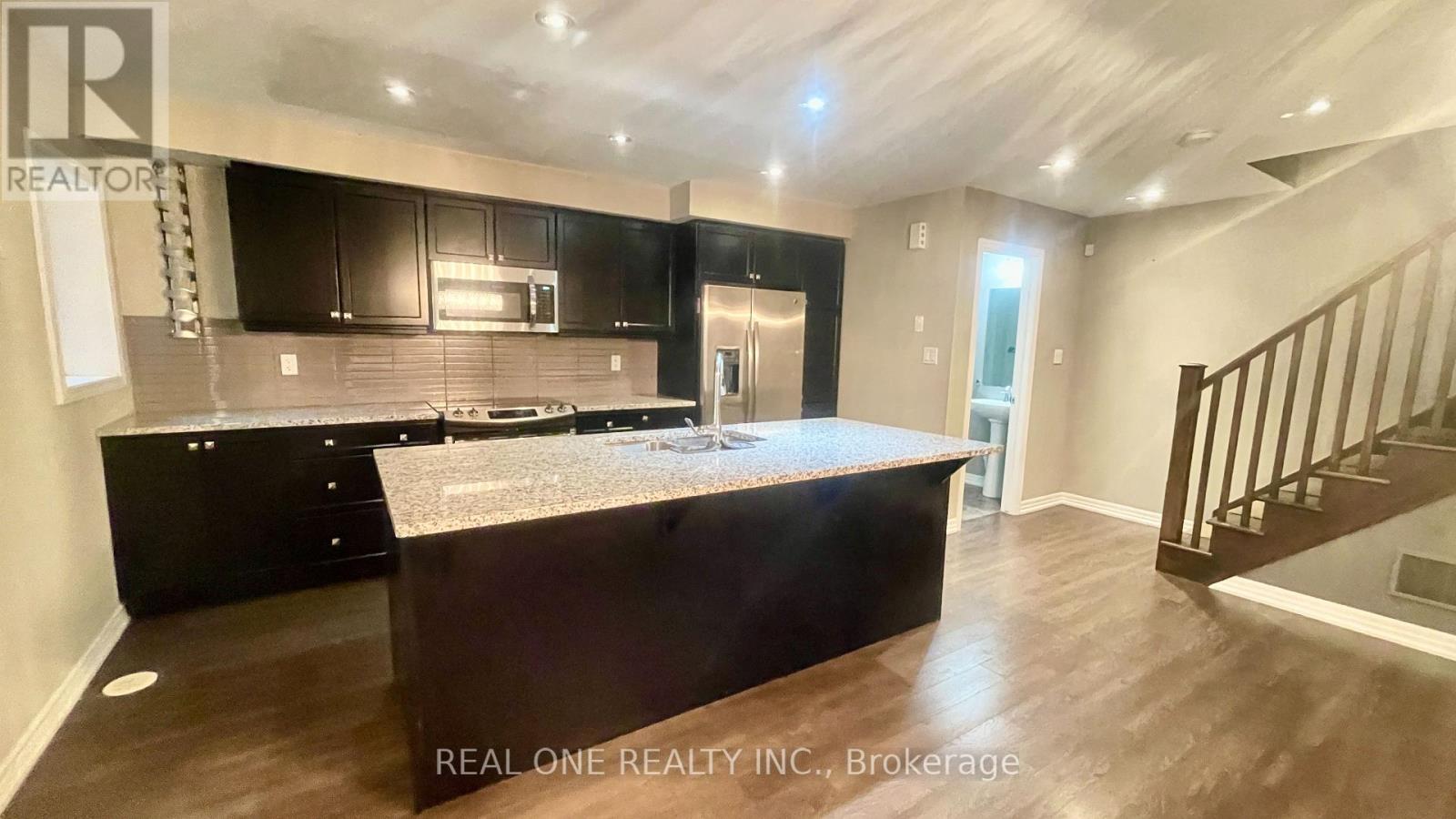 295 Ellen Davidson Drive, Oakville, Ontario  L6M 0V2 - Photo 13 - W12530906