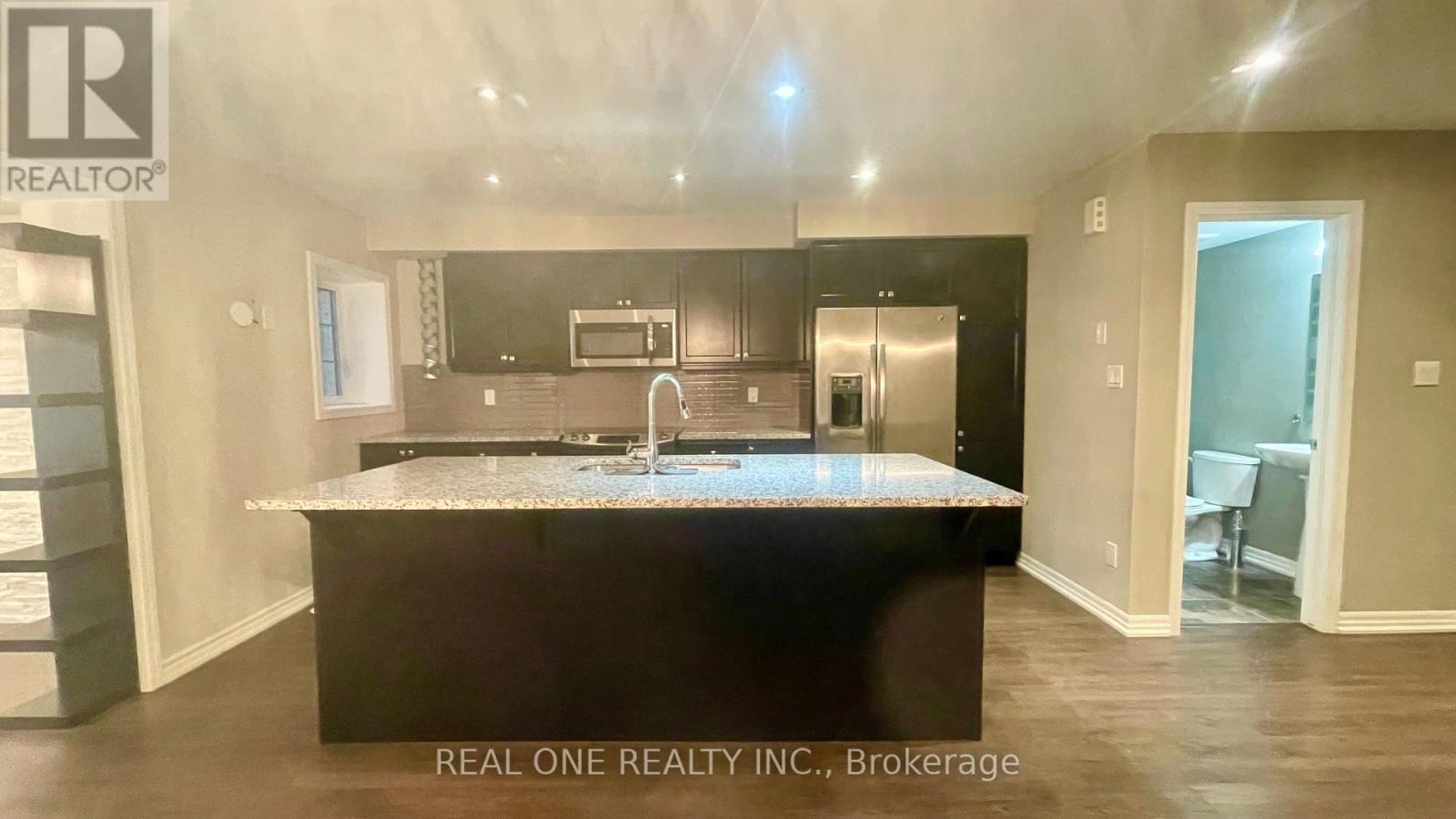 295 Ellen Davidson Drive, Oakville, Ontario  L6M 0V2 - Photo 9 - W12530906