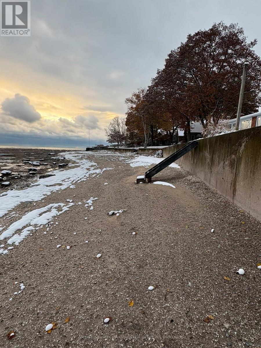 13 Lakewood Crescent, Port Colborne, Ontario  L3K 2S9 - Photo 3 - X12530974