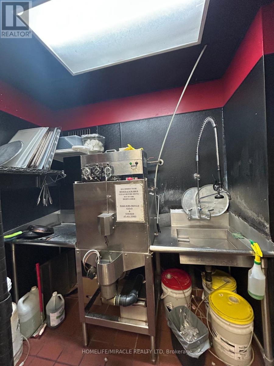 55 Macdonell Street, Guelph, Ontario  N1H 2Z4 - Photo 10 - X12530920