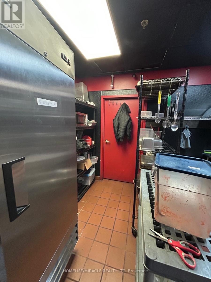 55 Macdonell Street, Guelph, Ontario  N1H 2Z4 - Photo 11 - X12530920