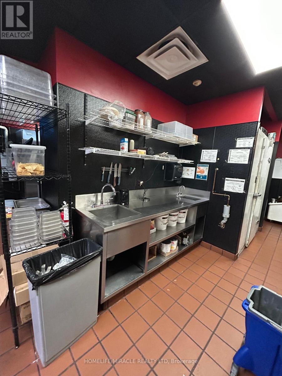 55 Macdonell Street, Guelph, Ontario  N1H 2Z4 - Photo 14 - X12530920