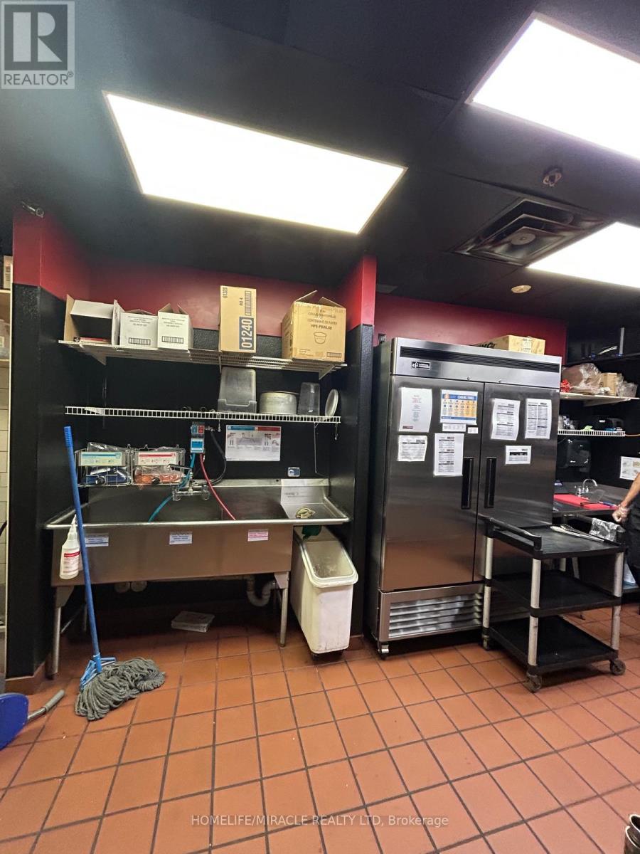 55 Macdonell Street, Guelph, Ontario  N1H 2Z4 - Photo 16 - X12530920