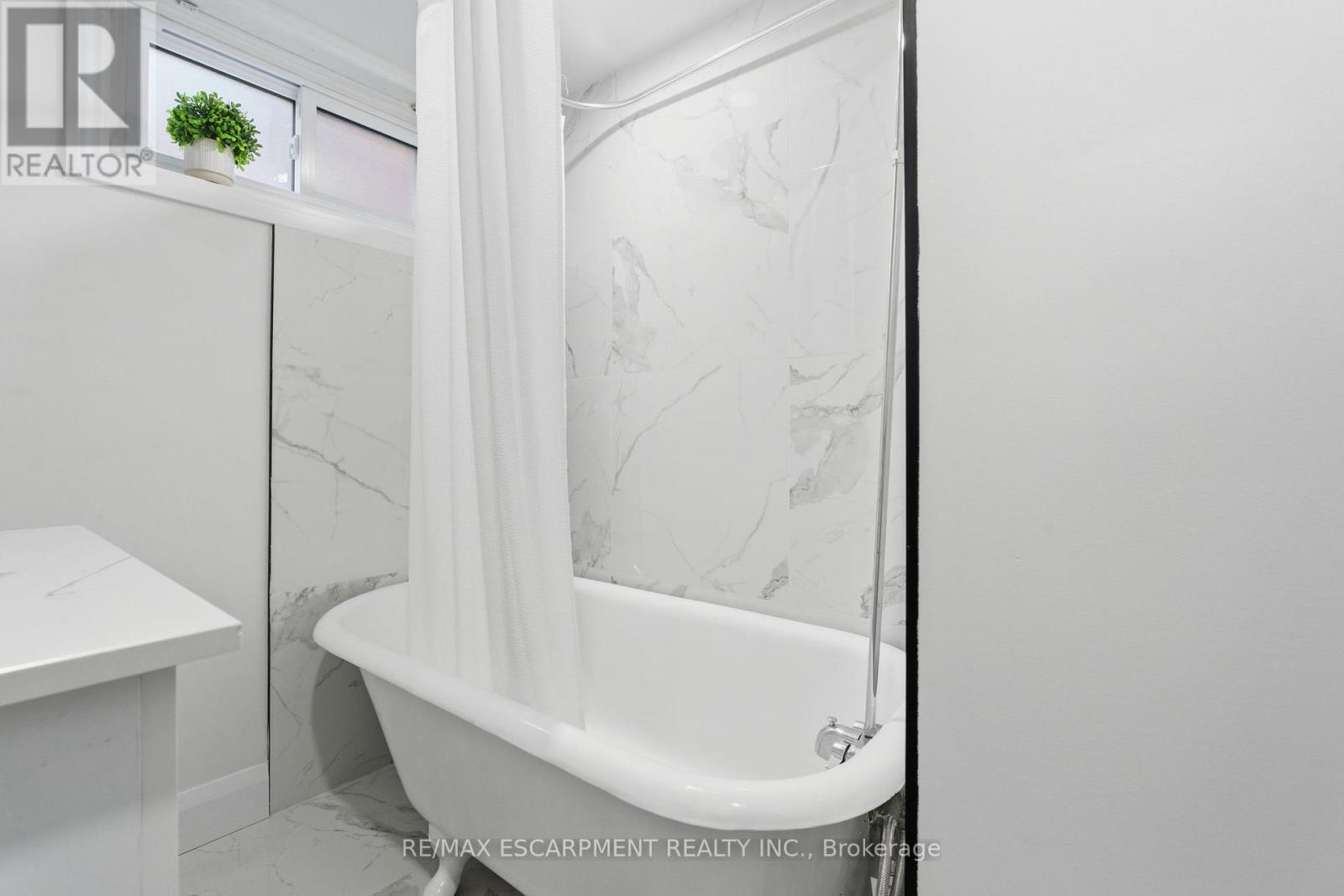 53 Livingston Avenue, Grimsby, Ontario  L3M 1L3 - Photo 41 - X12530922