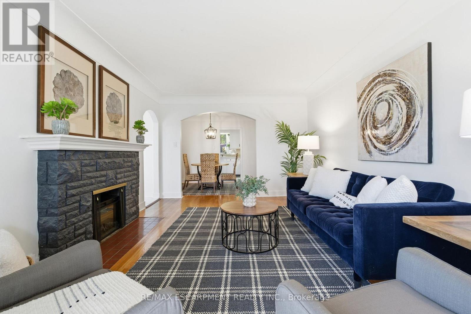 53 Livingston Avenue, Grimsby, Ontario  L3M 1L3 - Photo 9 - X12530922