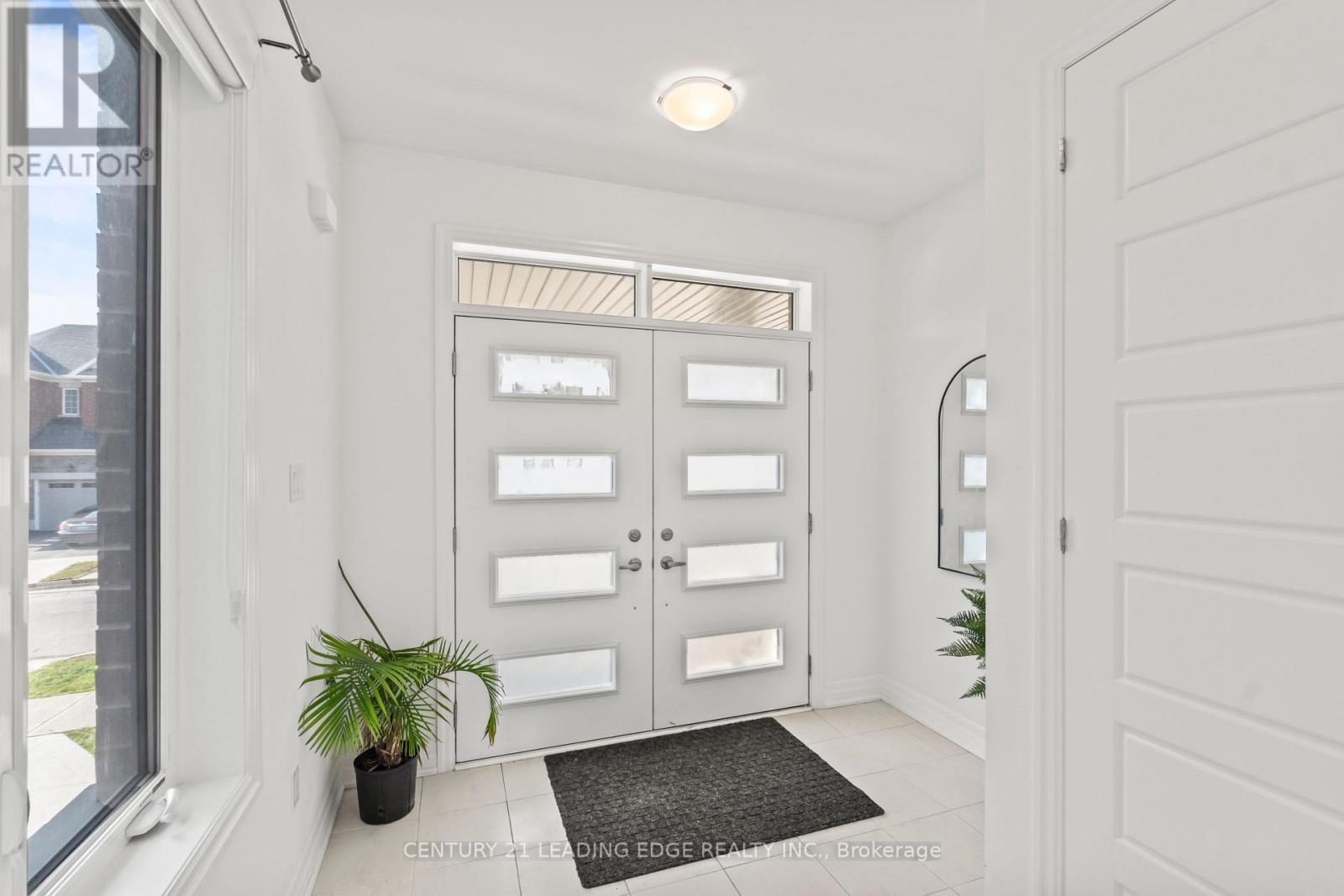 43 William Nador Street, Kitchener, Ontario  N2E 3X8 - Photo 3 - X12530958