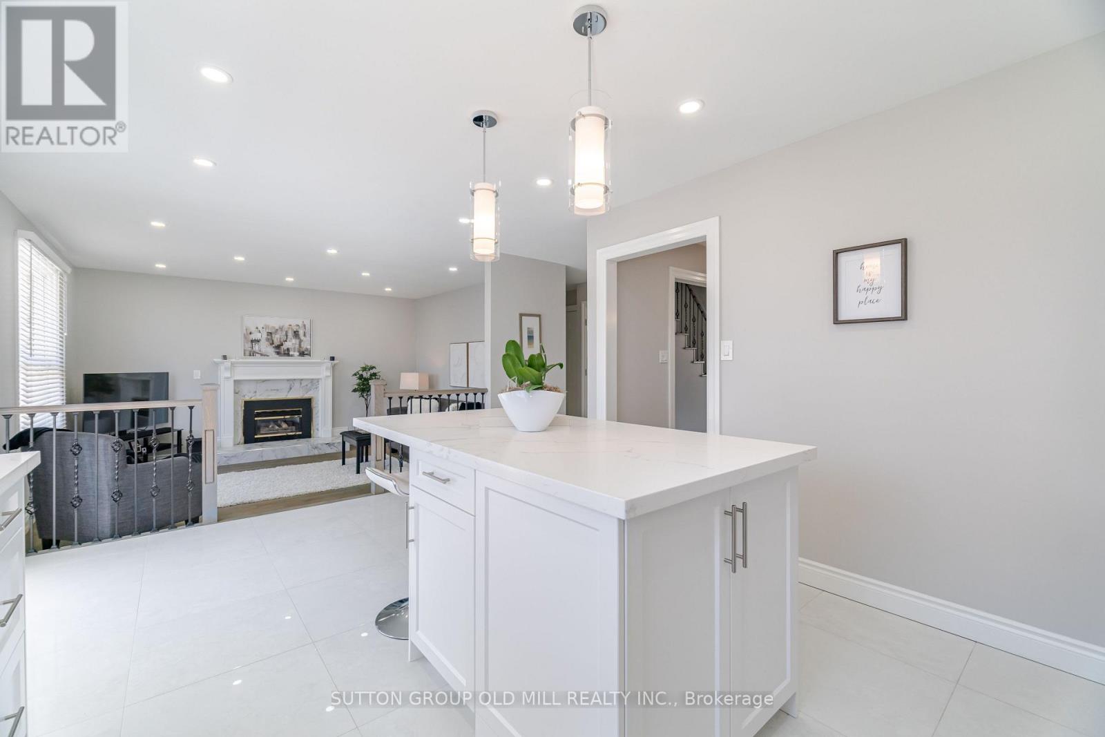 93 Indian Crescent, Hamilton, Ontario  L8V 4X4 - Photo 15 - X12530962