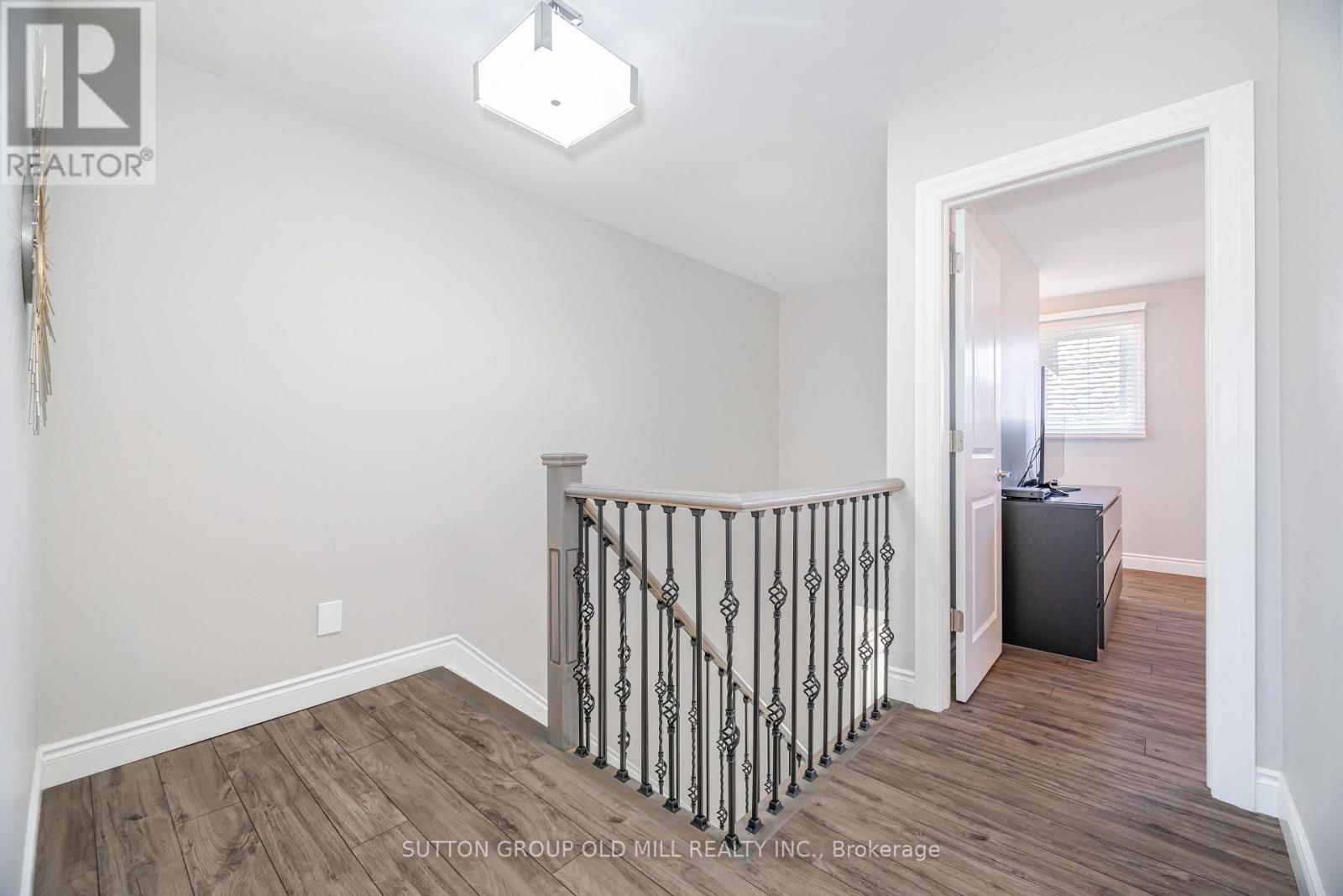 93 Indian Crescent, Hamilton, Ontario  L8V 4X4 - Photo 24 - X12530962