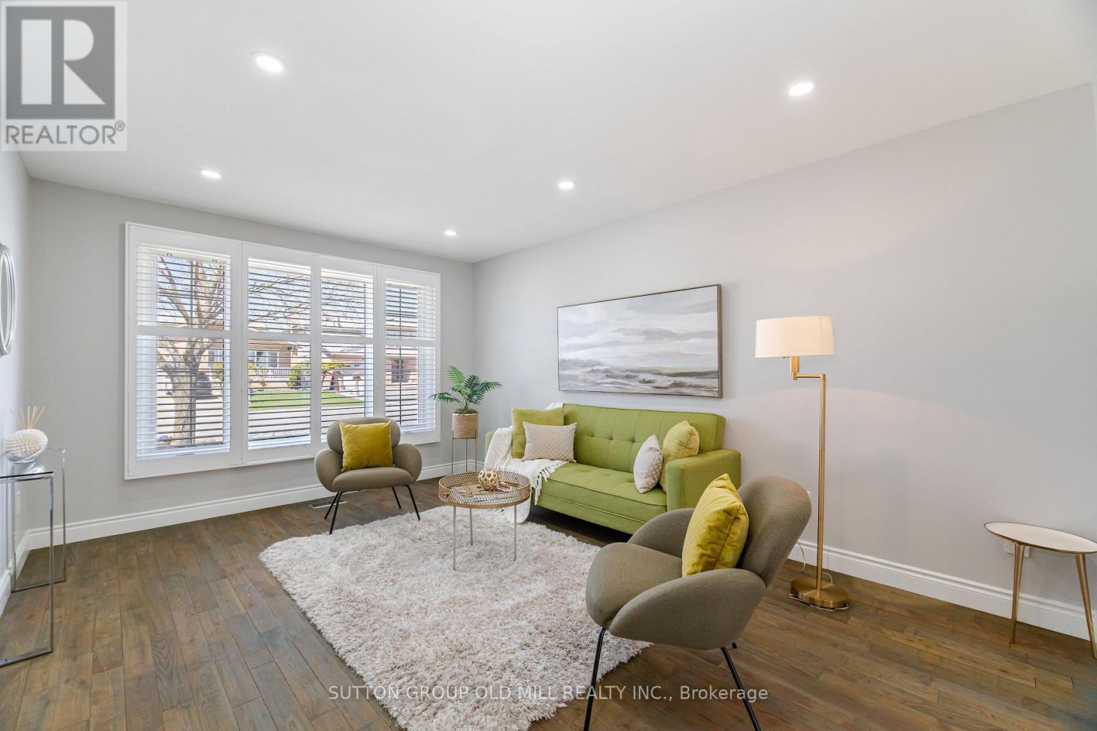 93 Indian Crescent, Hamilton, Ontario  L8V 4X4 - Photo 5 - X12530962