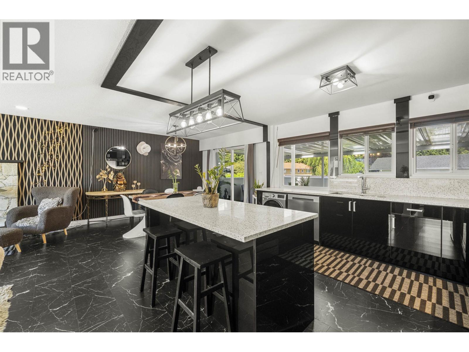 1121 Prairie Avenue, Port Coquitlam, British Columbia  V3B 1S7 - Photo 4 - R3066353