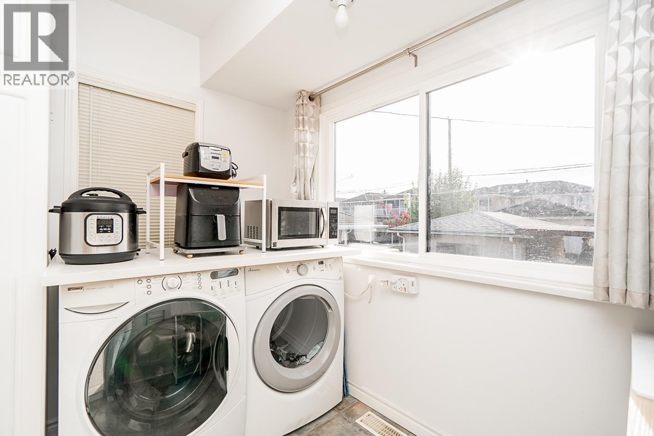 3738 Forest Street, Burnaby, British Columbia  V5G 1W6 - Photo 13 - R3066368