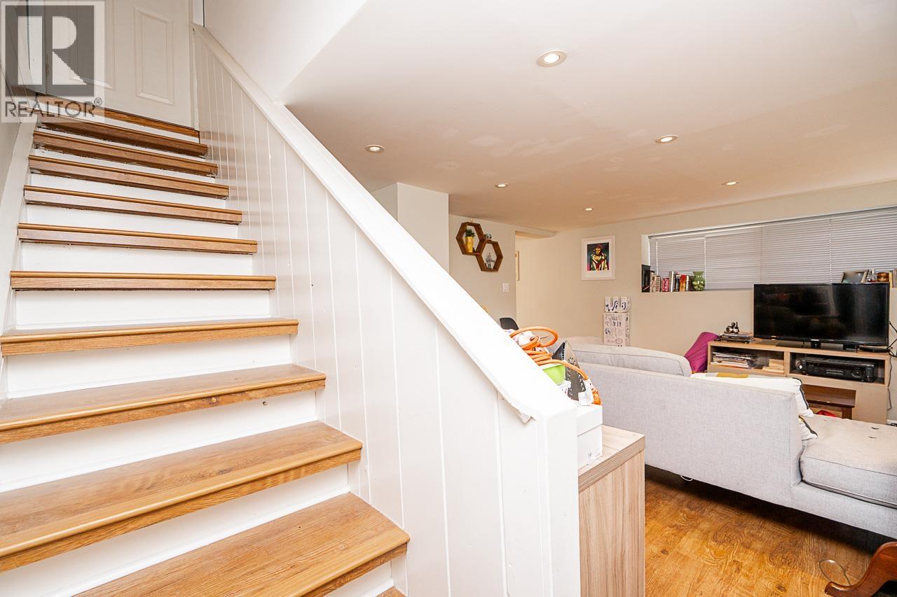 3738 Forest Street, Burnaby, British Columbia  V5G 1W6 - Photo 15 - R3066368