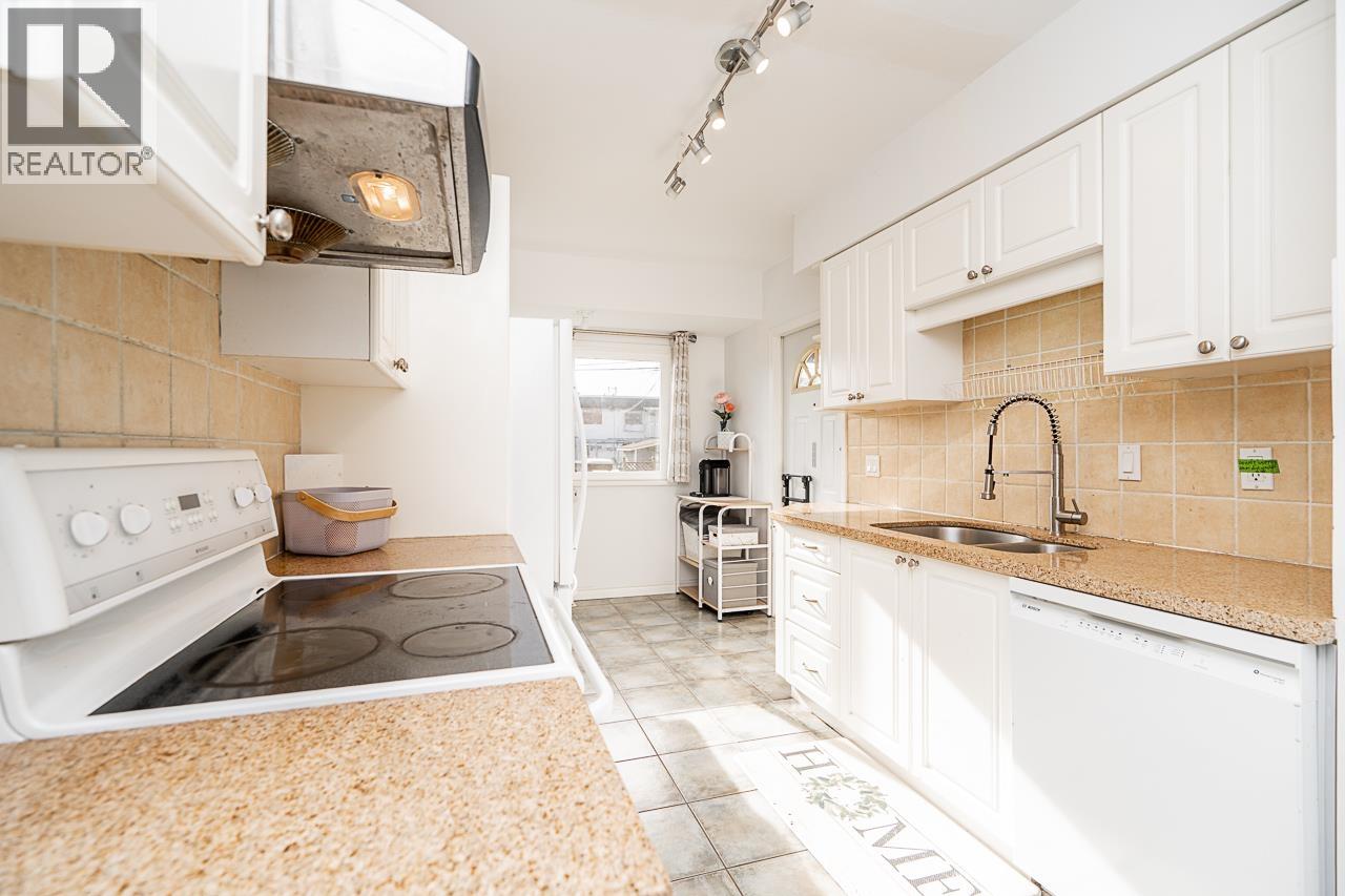 3738 Forest Street, Burnaby, British Columbia  V5G 1W6 - Photo 7 - R3066368