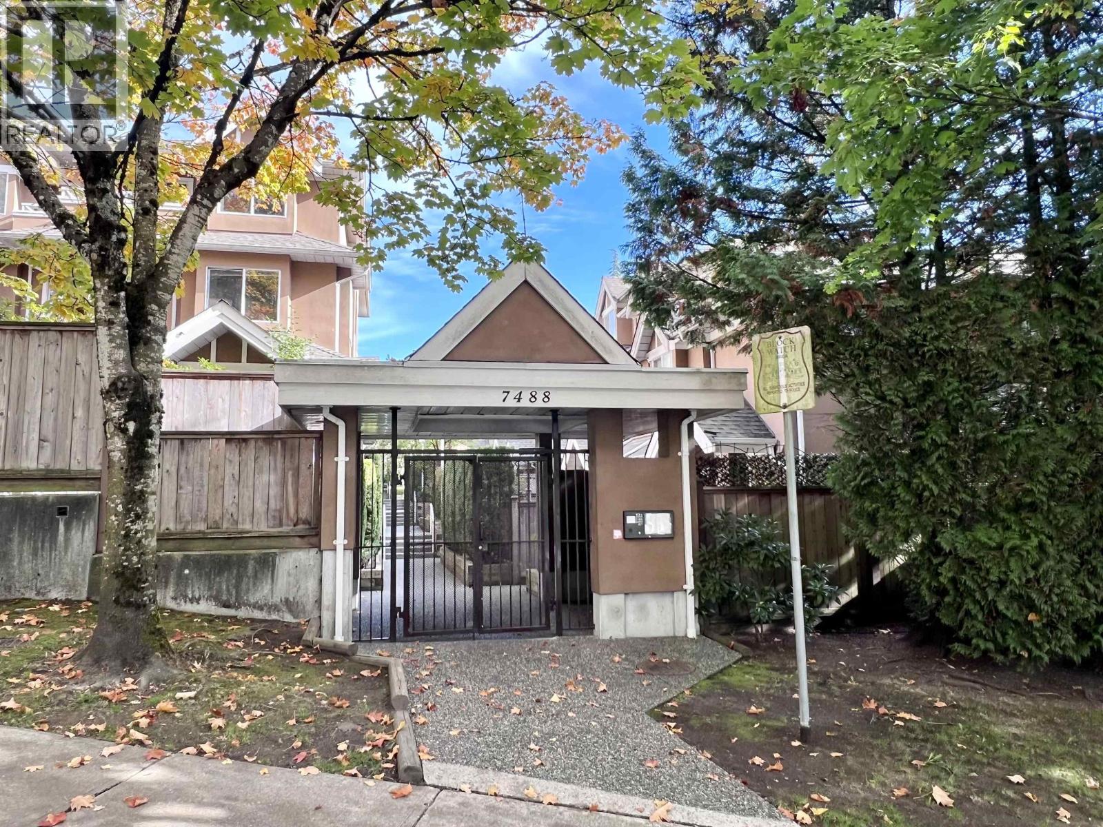 11 7488 SALISBURY AVENUE, Burnaby, British Columbia