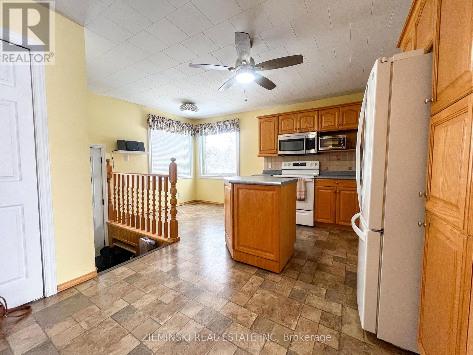 1119 Oil Tank Road, Iroquois Falls, Ontario  P0K 1G0 - Photo 4 - T12529308