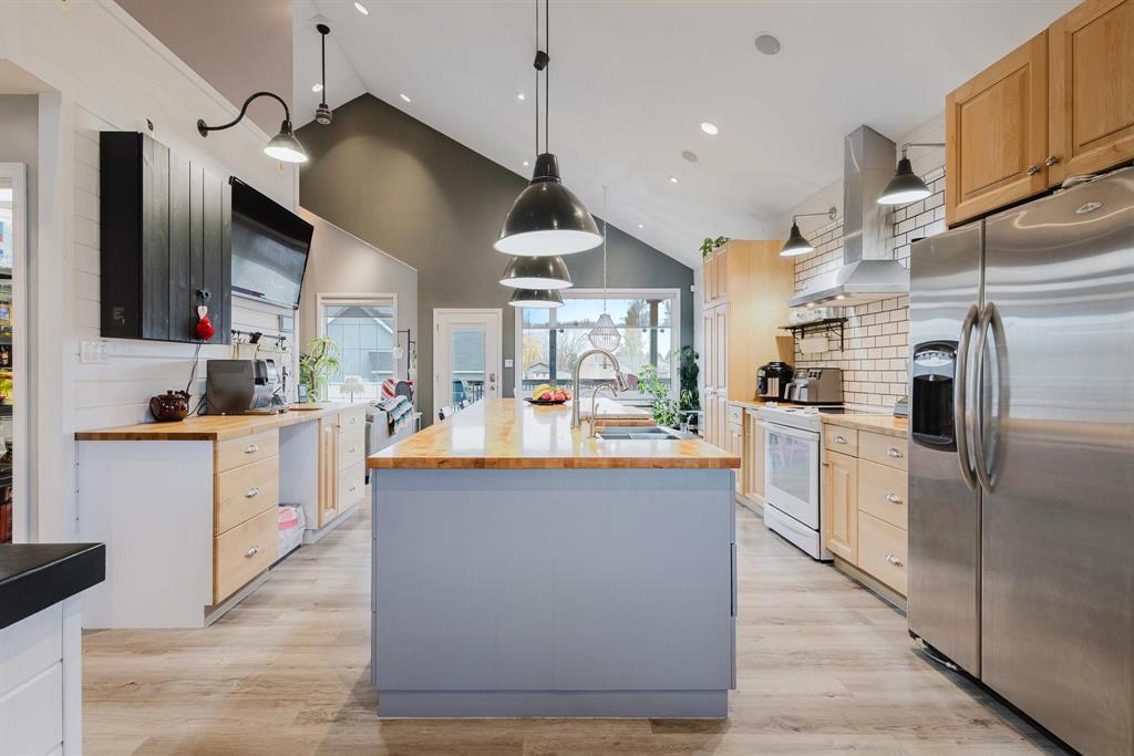 10 Veterans Way, Morris, Manitoba  R0G 1K0 - Photo 2 - 202528274