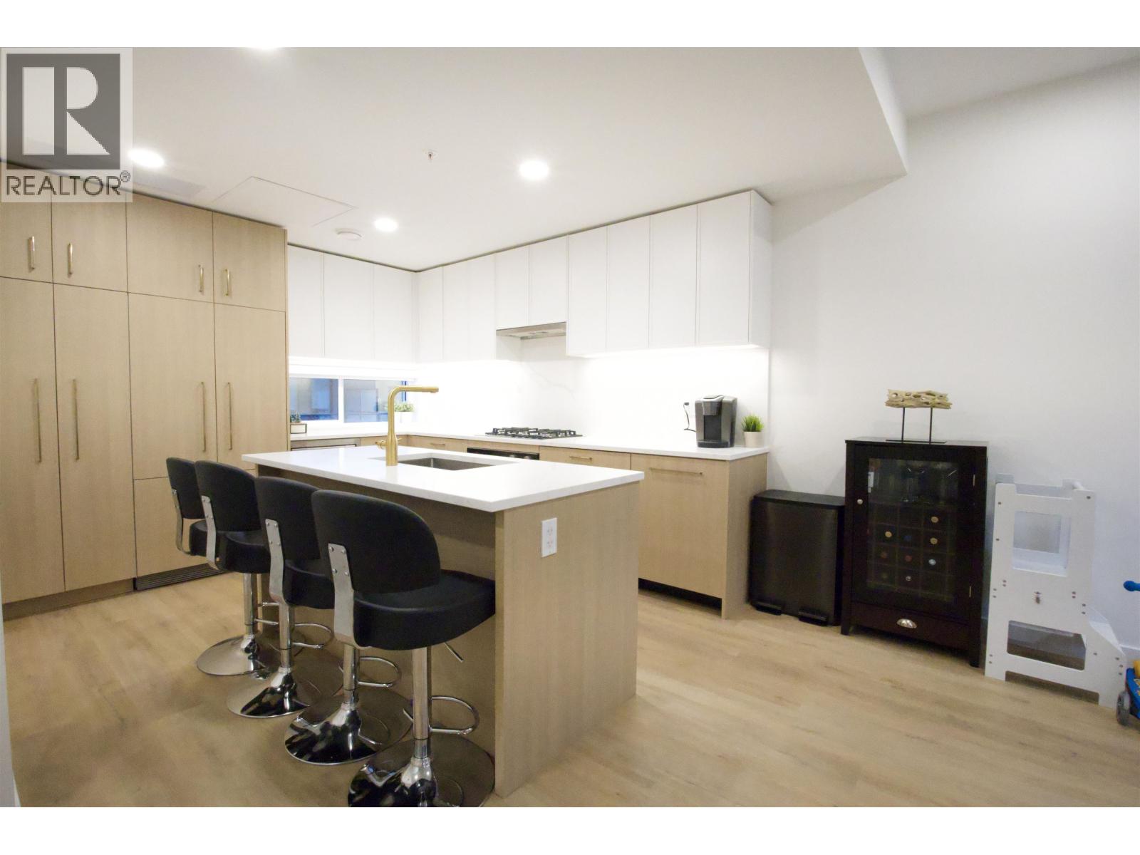 202 381 Clayton Street, Coquitlam, British Columbia  V3K 0J8 - Photo 5 - R3066204