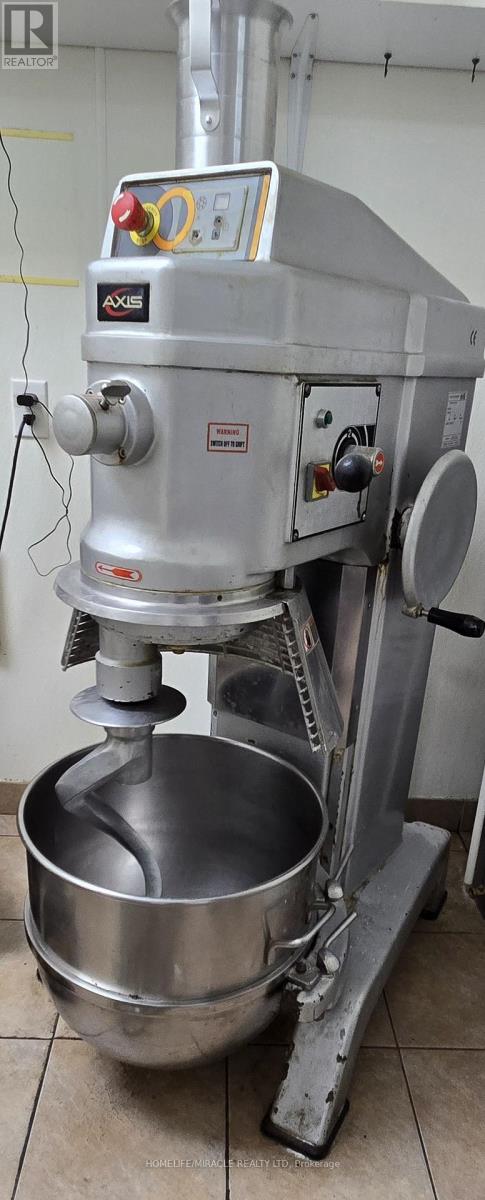 #14 - 995 Paisley Road, Guelph, Ontario  N1K 1X6 - Photo 17 - X12461902