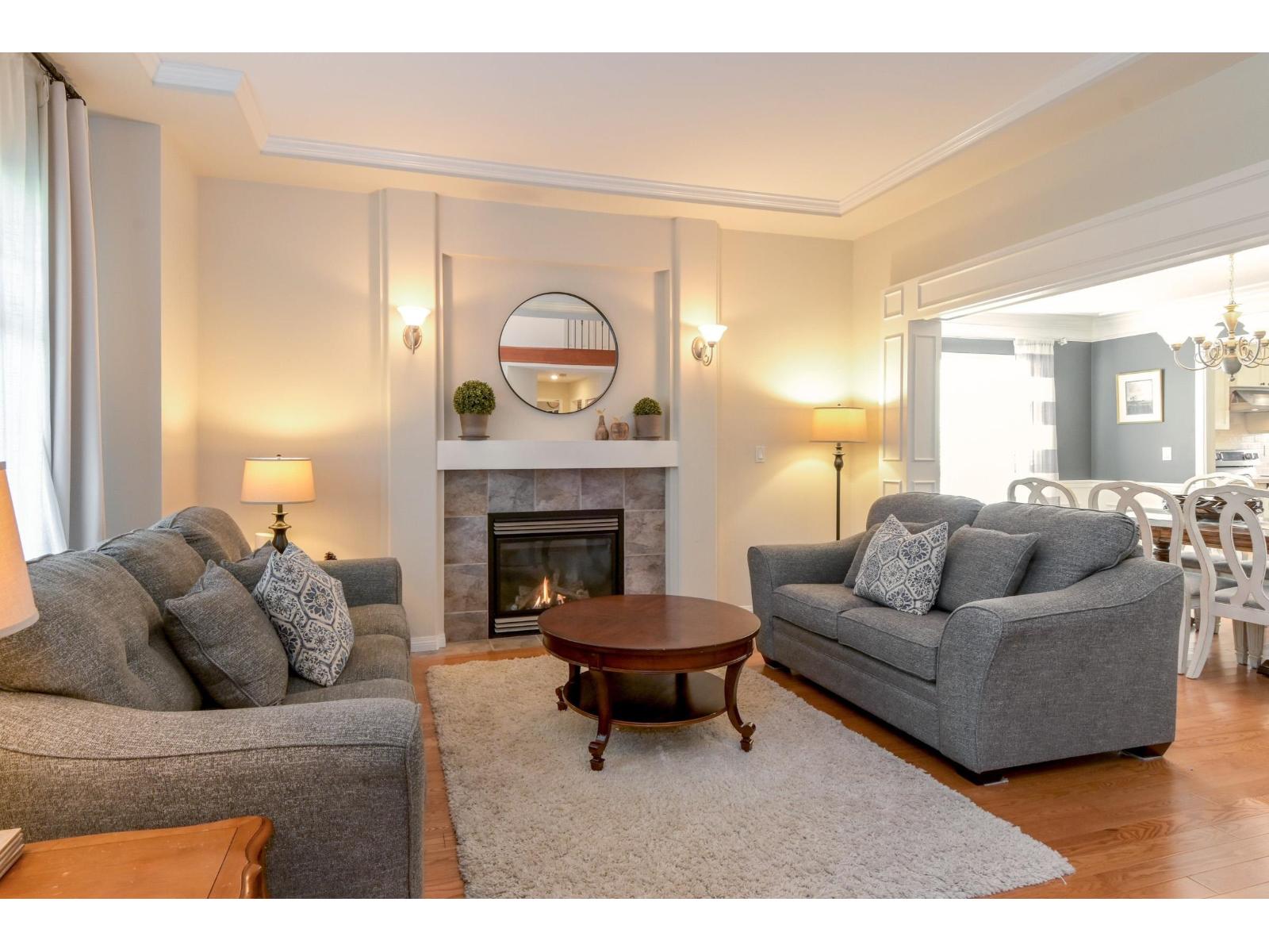 18290 Claytonwood Crescent, Surrey, British Columbia V3S 0M3 - Photo 3 - R3066151