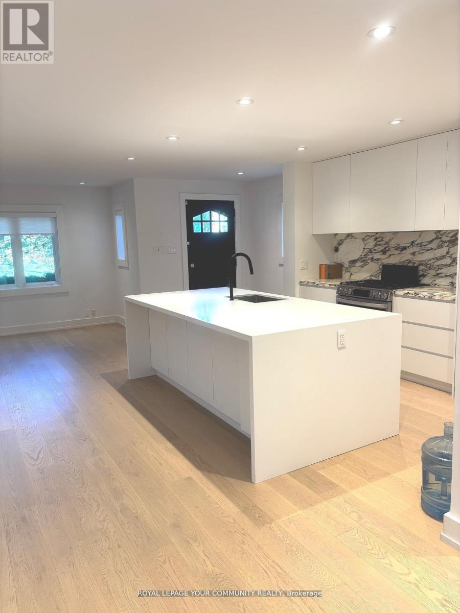 495 St. Germain Avenue, Toronto, Ontario  M5M 1X3 - Photo 2 - C12531016