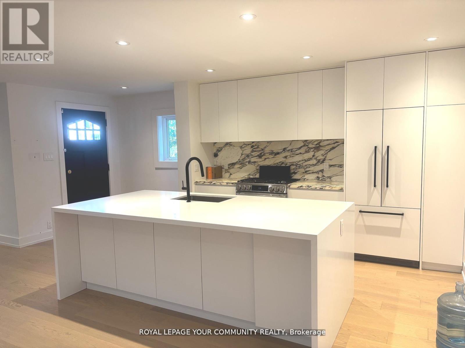 495 St. Germain Avenue, Toronto, Ontario  M5M 1X3 - Photo 3 - C12531016