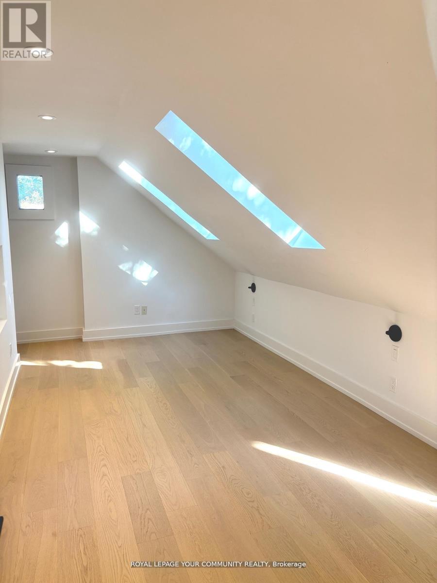 495 St. Germain Avenue, Toronto, Ontario  M5M 1X3 - Photo 9 - C12531016