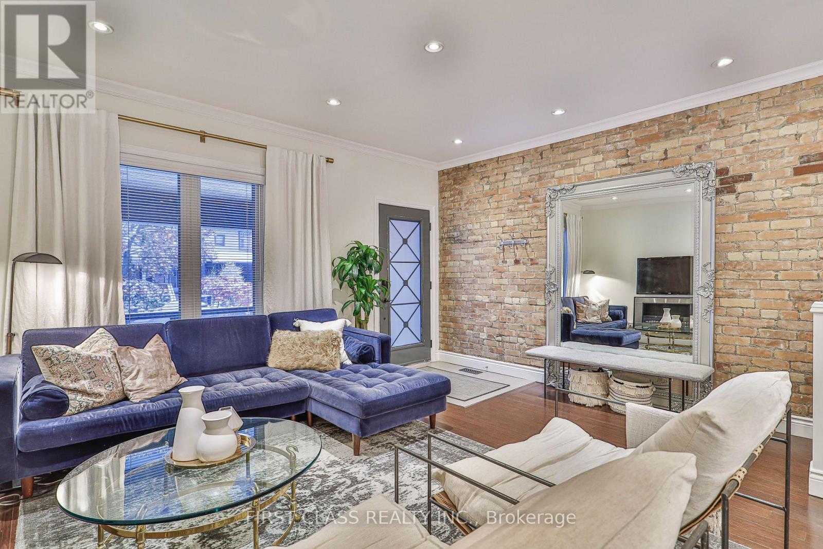 14 Herbert Avenue, Toronto, Ontario  M4L 3P9 - Photo 3 - E12530994