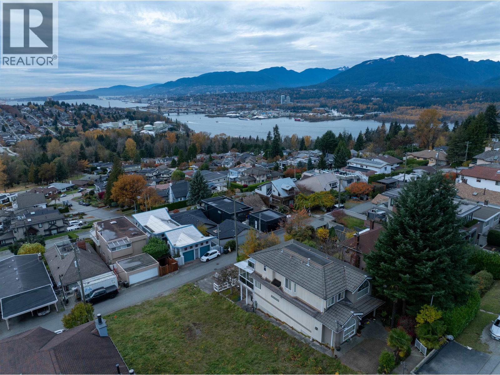 34 N Hythe Avenue, Burnaby, British Columbia  V5B 1G4 - Photo 24 - R3065541