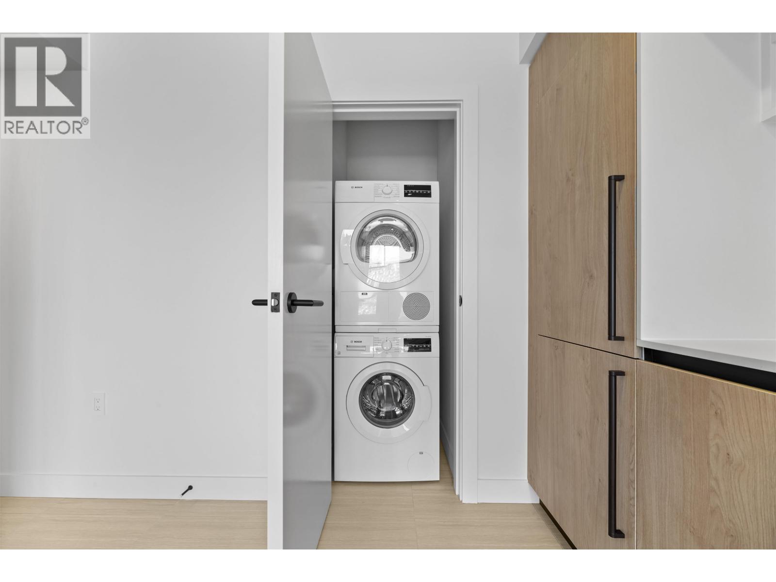 1402 5058 Joyce Street, Vancouver, British Columbia  V5R 0J9 - Photo 8 - R3066198