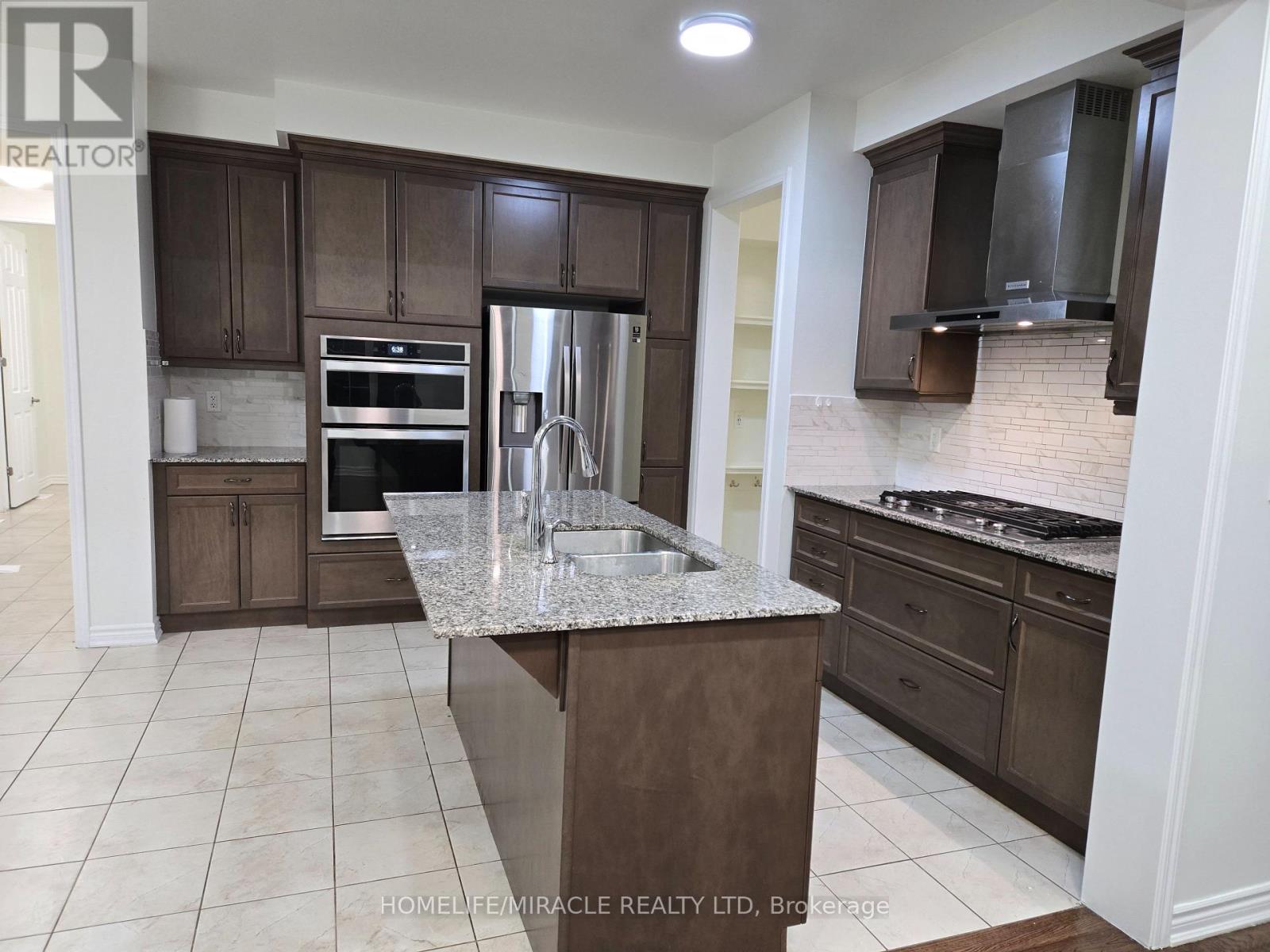 561 Queen Mary Drive, Brampton, Ontario  L7A 5H4 - Photo 24 - W12482177