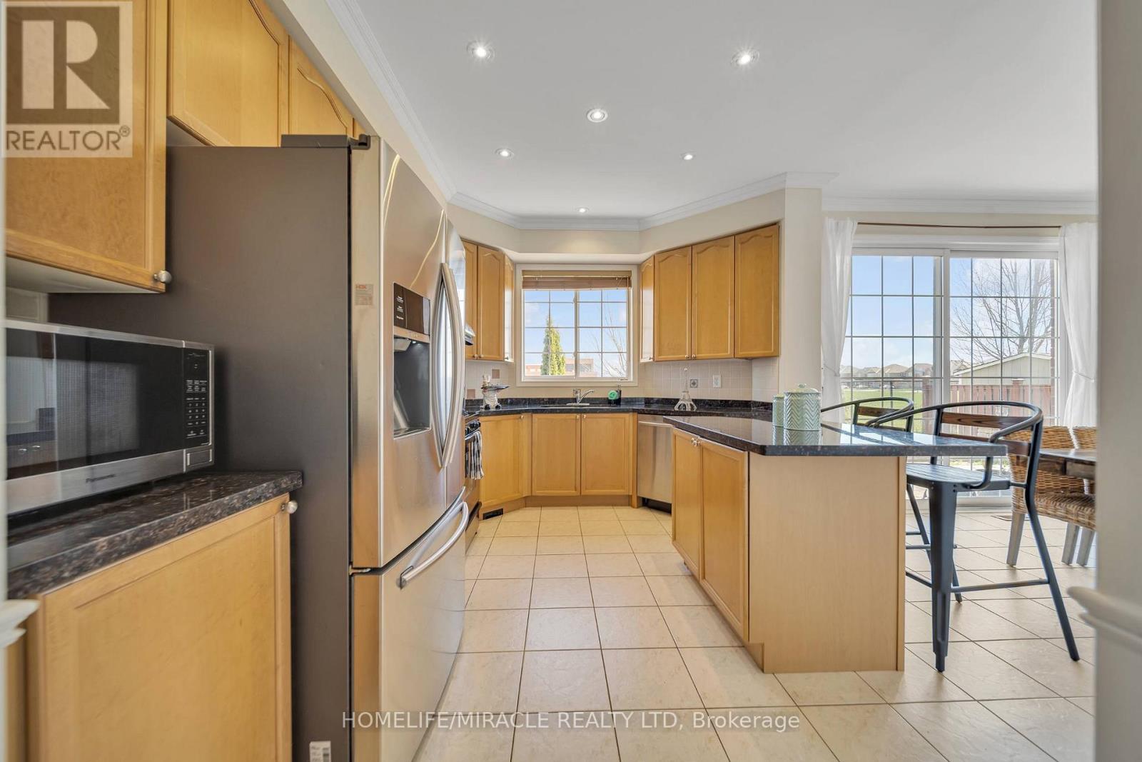 13 Bonavista Drive, Brampton, Ontario  L6X 0N2 - Photo 18 - W12530988