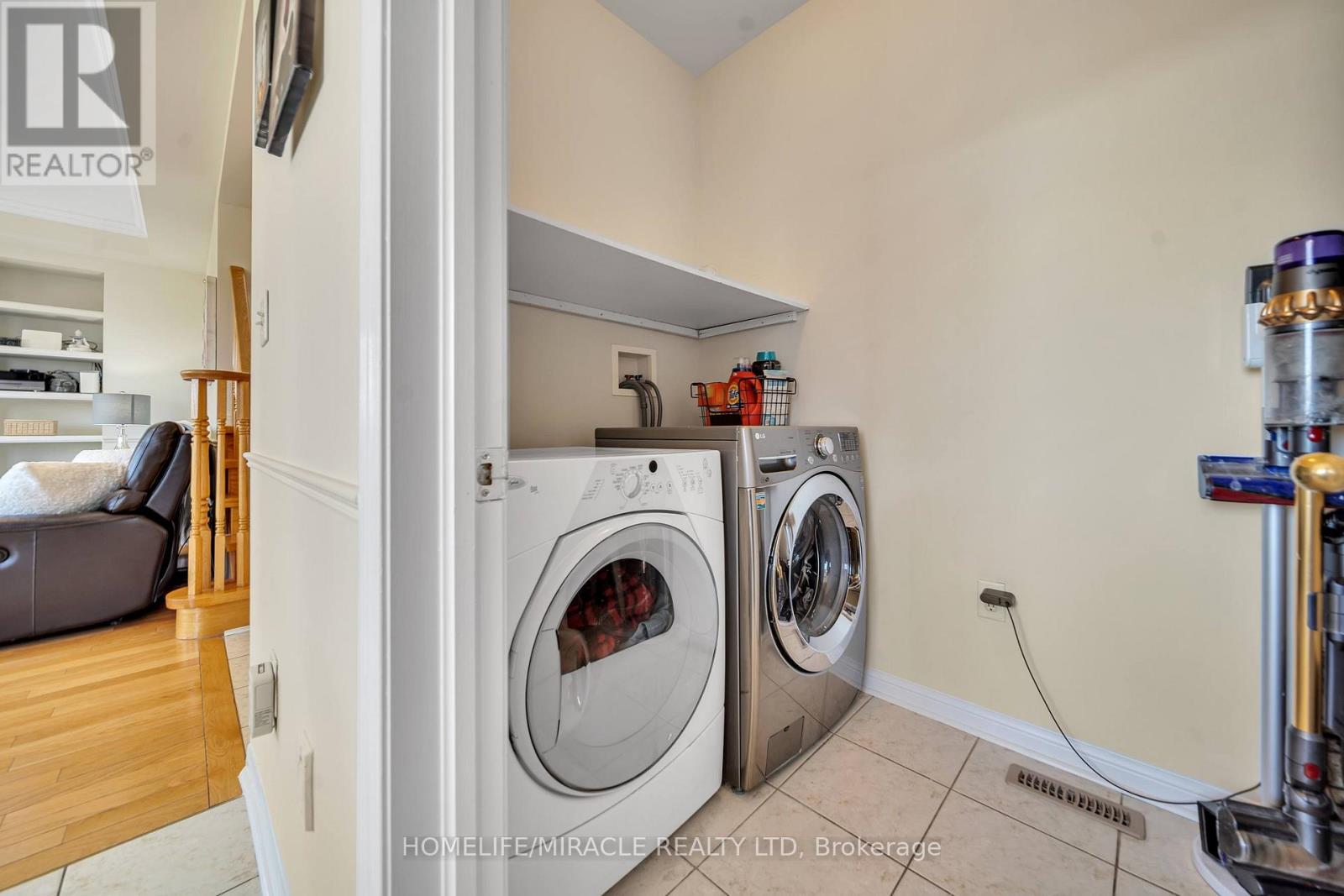 13 Bonavista Drive, Brampton, Ontario  L6X 0N2 - Photo 22 - W12530988