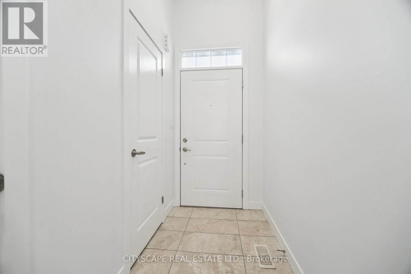 B3 - 439 Athlone Avenue, Woodstock, Ontario  N4V 0C8 - Photo 4 - X12530990