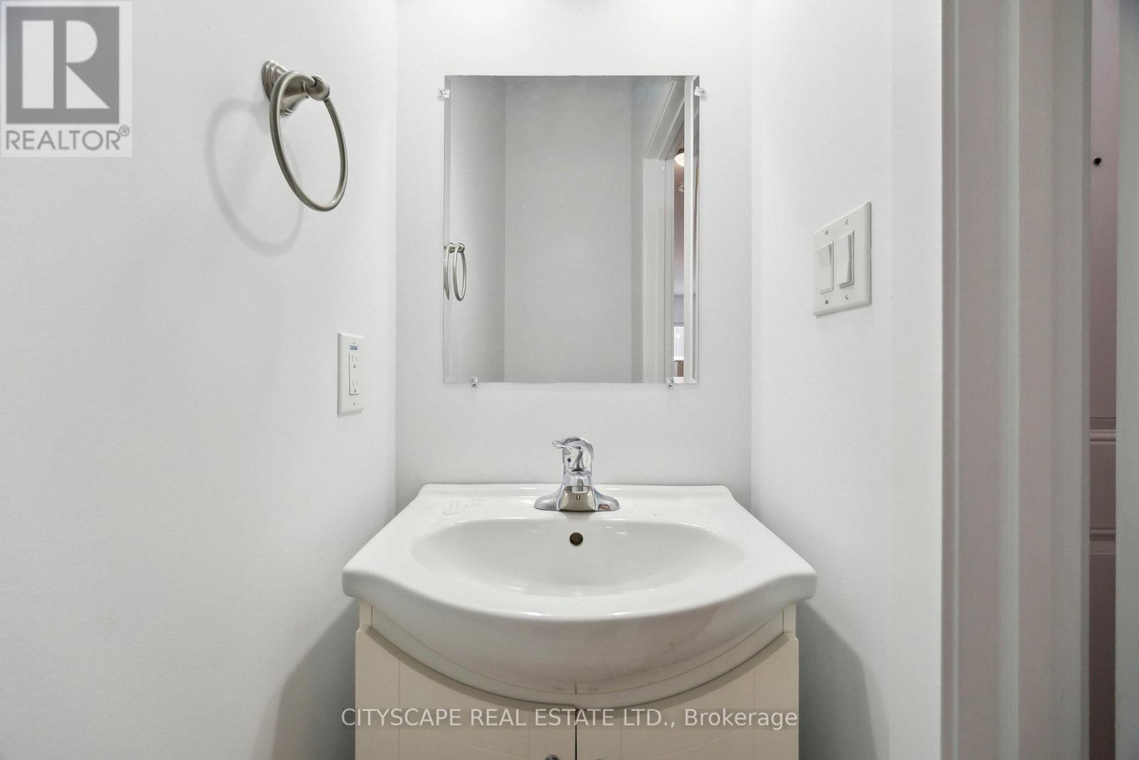 B3 - 439 Athlone Avenue, Woodstock, Ontario  N4V 0C8 - Photo 5 - X12530990