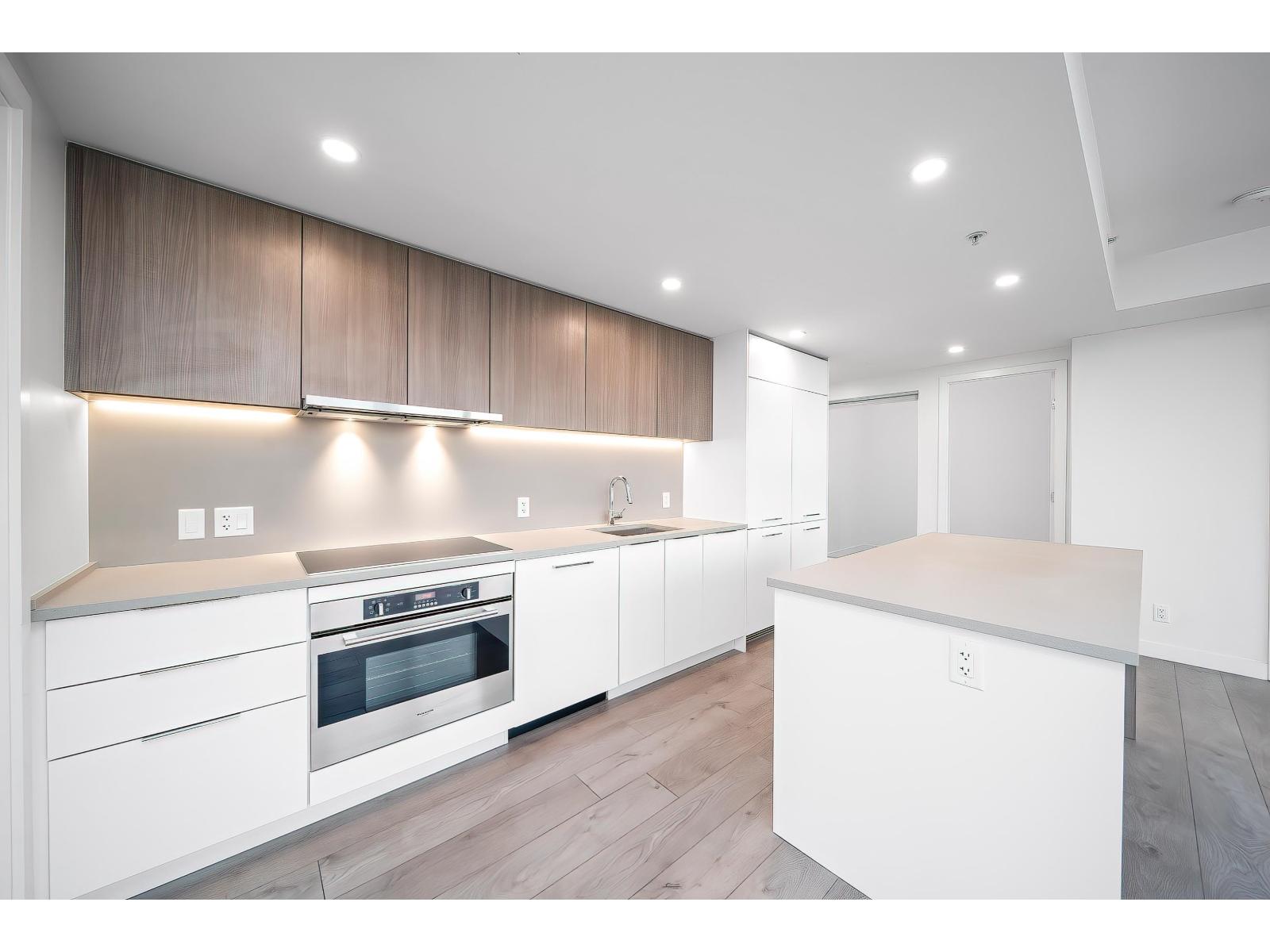 801 13318 104 Avenue, Surrey, British Columbia V3T 0R2 - Photo 9 - R3066421