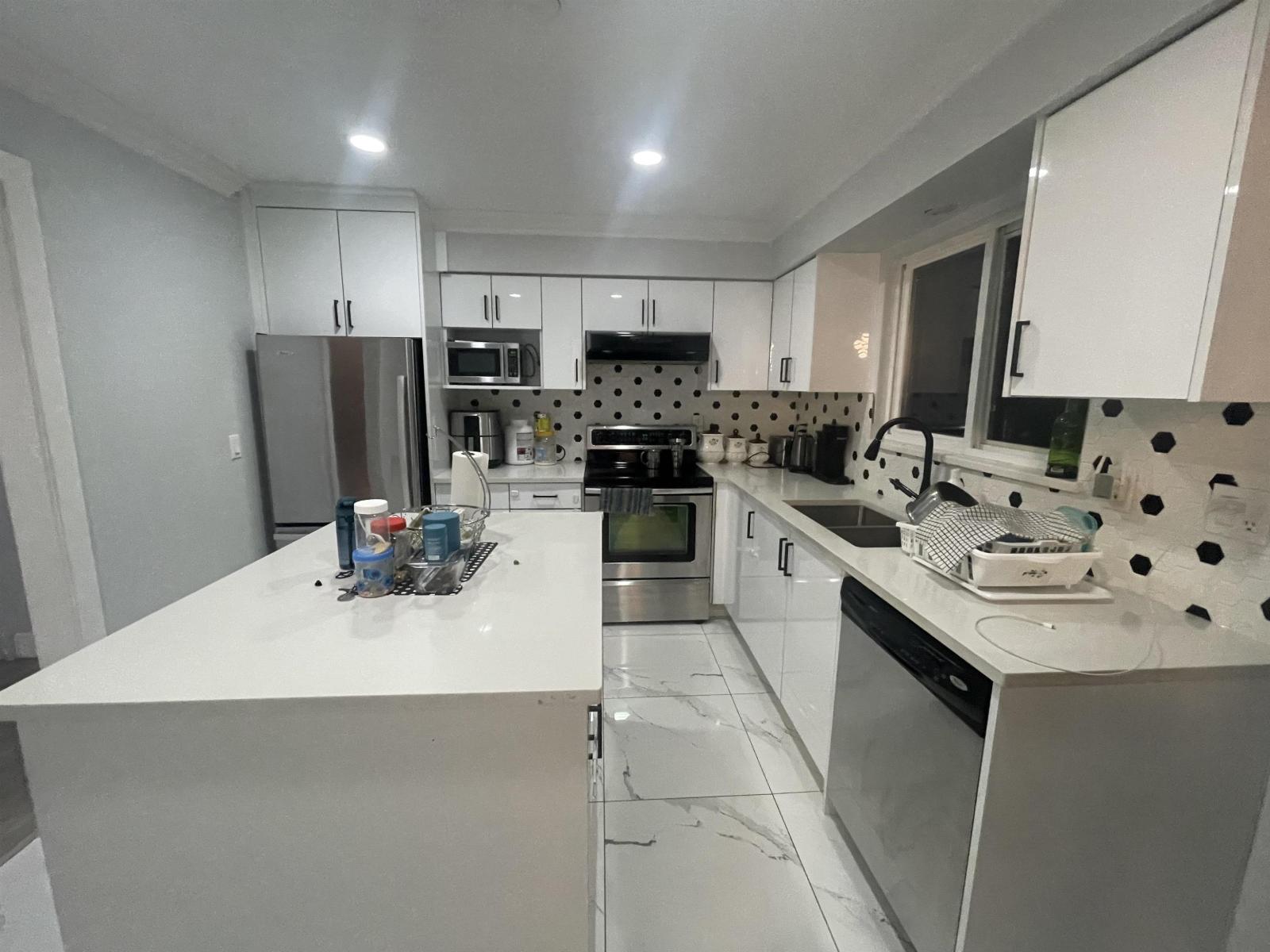 15077 86b Avenue, Surrey, British Columbia  V3S 4V3 - Photo 5 - R3065982