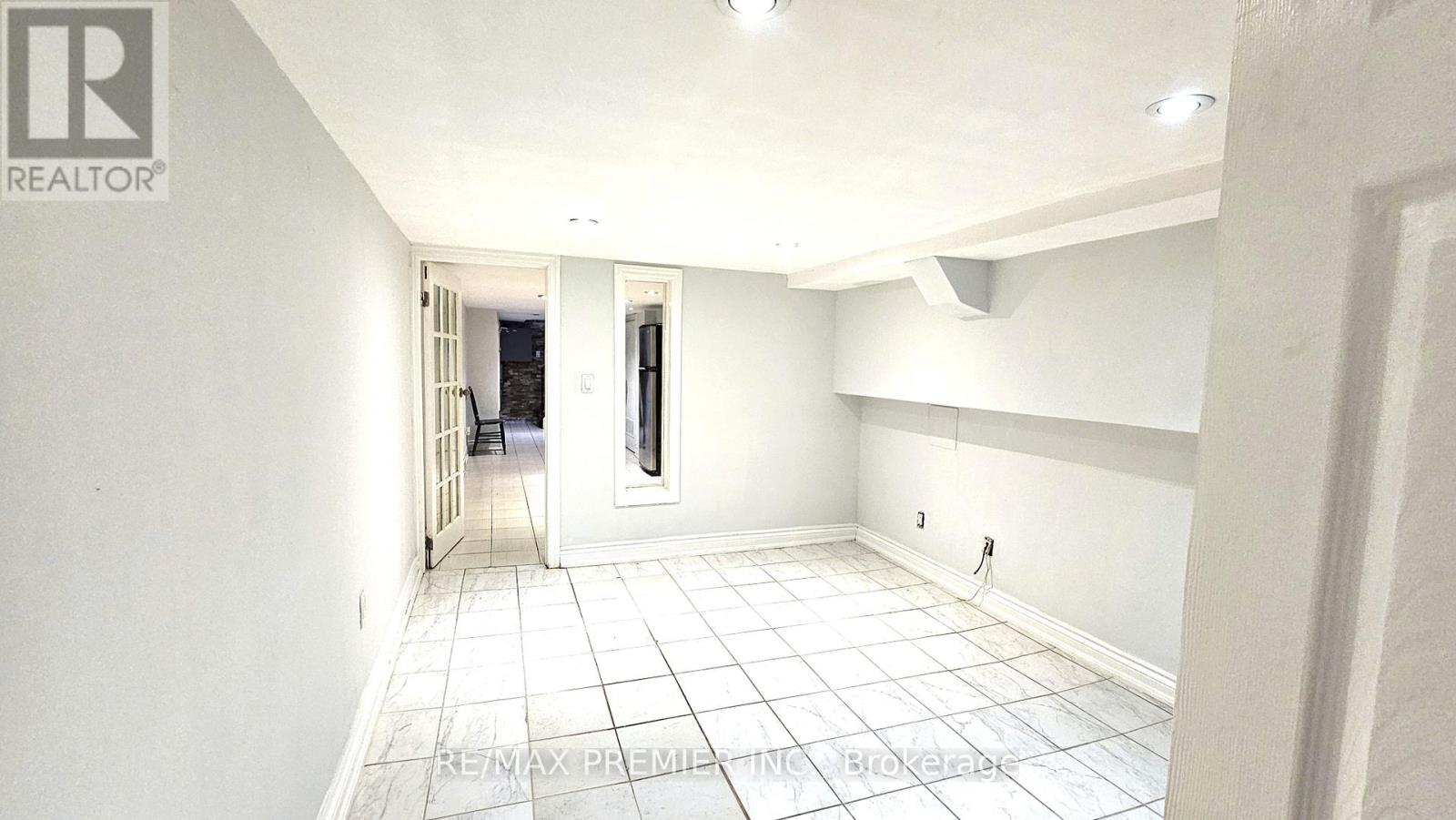 101 - 1643 St Clair Avenue W, Toronto, Ontario  M6N 1H7 - Photo 12 - W12503974