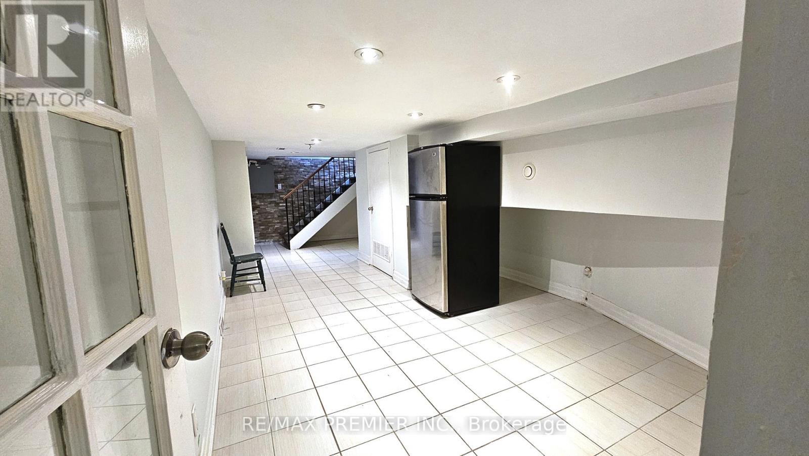 101 - 1643 St Clair Avenue W, Toronto, Ontario  M6N 1H7 - Photo 13 - W12503974