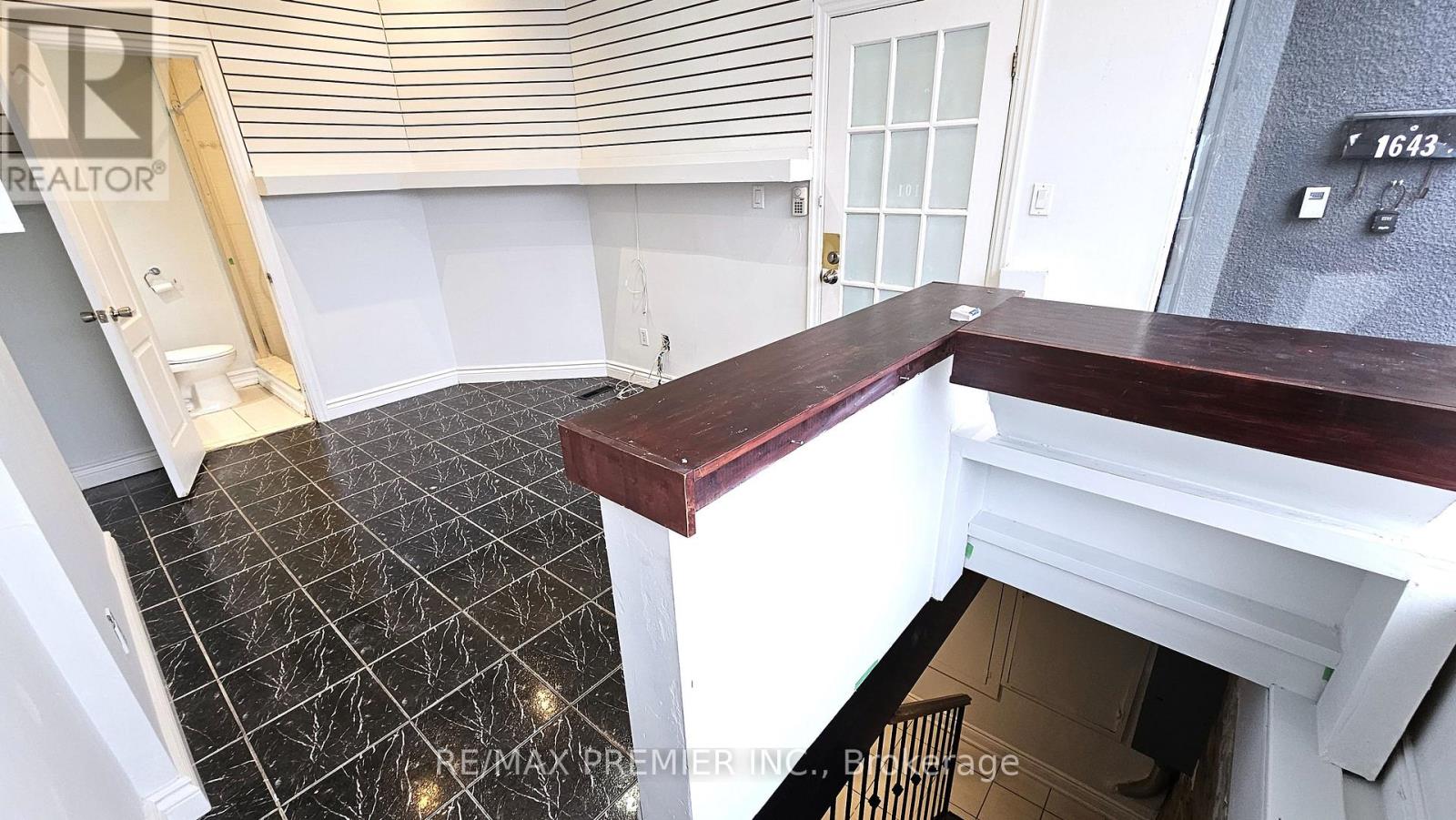 101 - 1643 St Clair Avenue W, Toronto, Ontario  M6N 1H7 - Photo 4 - W12503974