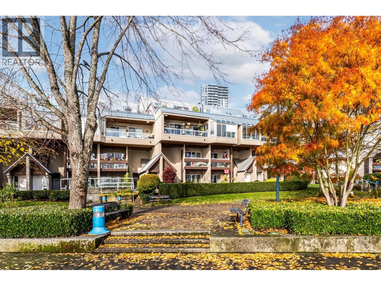 210 5 K DE K COURT, New Westminster, British Columbia