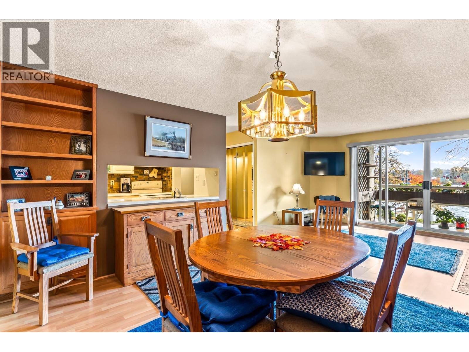 210 5 K De K Court, New Westminster, British Columbia  V3M 6B6 - Photo 5 - R3066281